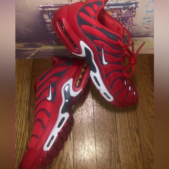 AIR MAX PLUS  (11 US) - Picture 3 of 5